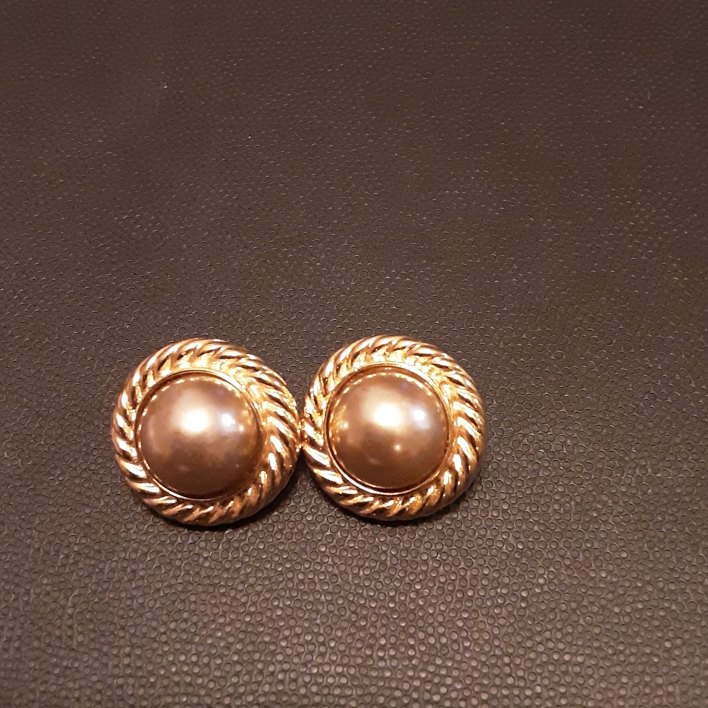 Earrings by Richelieu (Pierce)